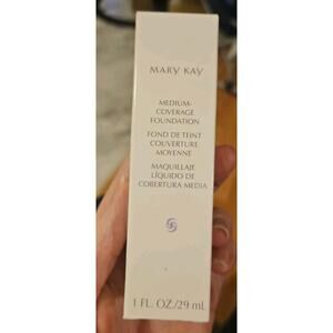 Mary Kay Medium-Coverage Foundation Bronze 708 Silver Cap